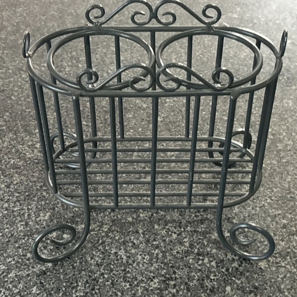 Elegant Black Metal Wine Rack